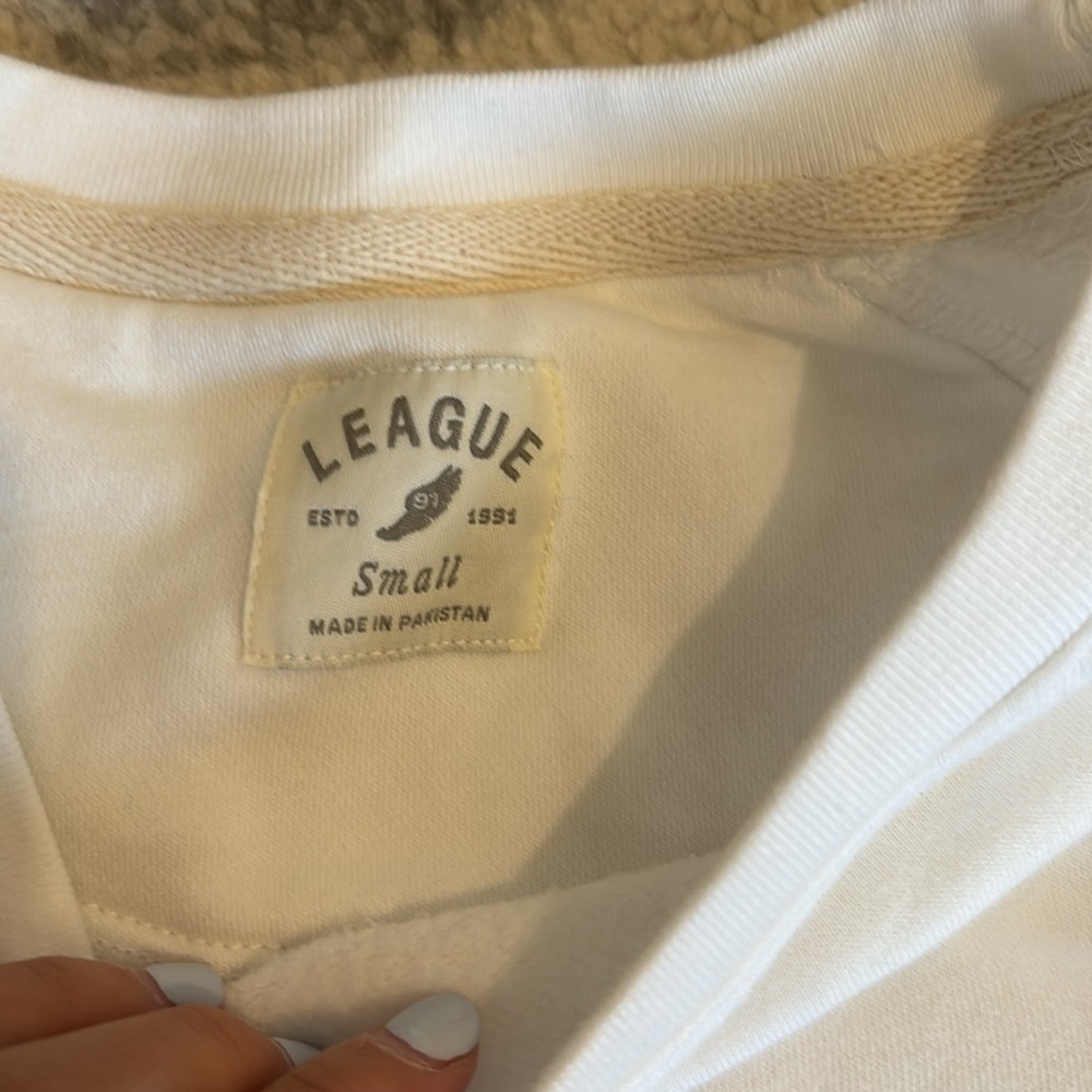 University of Pittsburgh white crew neck - Picture 2 of 4